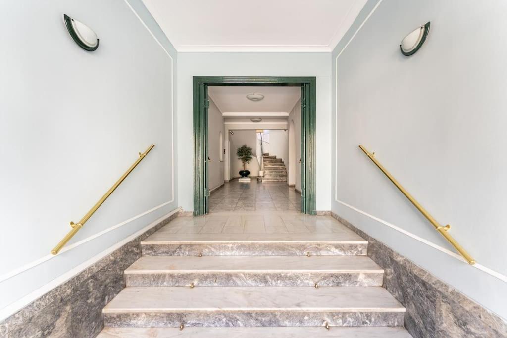 Amazing 3Bdr Apt With Unique Roof Garden In Plaka 아테네 외부 사진
