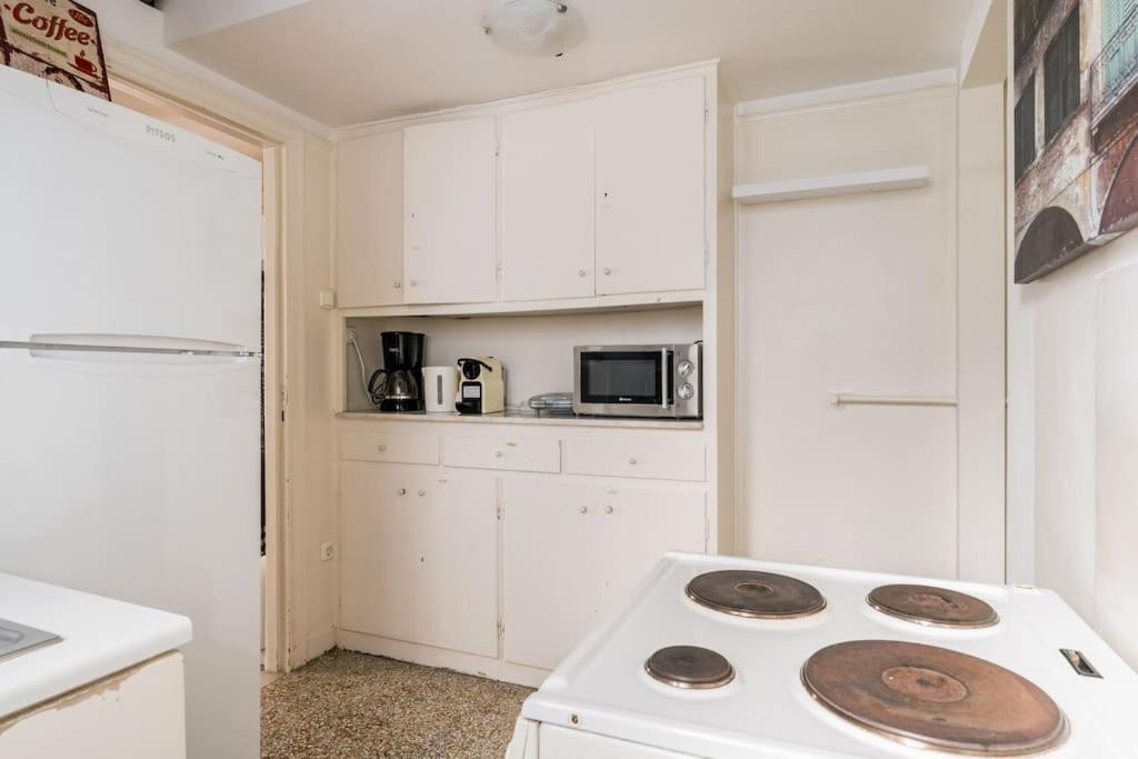 Amazing 3Bdr Apt With Unique Roof Garden In Plaka 아테네 외부 사진