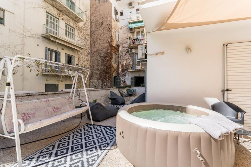 Amazing 3Bdr Apt With Unique Roof Garden In Plaka 아테네 외부 사진
