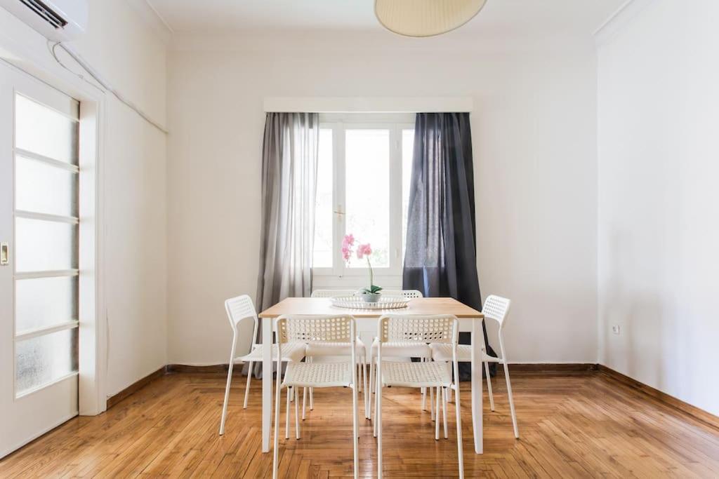 Amazing 3Bdr Apt With Unique Roof Garden In Plaka 아테네 외부 사진
